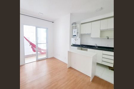 Sala de apartamento para alugar com 2 quartos, 44m² em Quitaúna, Osasco
