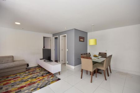 Apartamento à venda com 73m², 2 quartos e 1 vagaSala