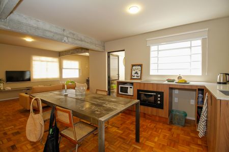 Sala e Cozinha de apartamento à venda com 1 quarto, 77m² em Pinheiros, São Paulo