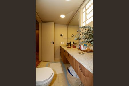 Apartamento à venda com 77m², 1 quarto e 1 vaga Apartamento à venda com 77m², 1 quarto e 1 vagaBanheiro da Suíte