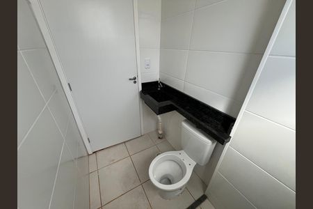 Apartamento para alugar com 42m², 2 quartos e 1 vaga Apartamento para alugar com 42m², 2 quartos e 1 vagaBanheiro Social
