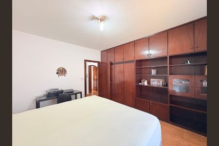 Casa de condomínio à venda com 4000m², 4 quartos e 6 vagasQuarto 1