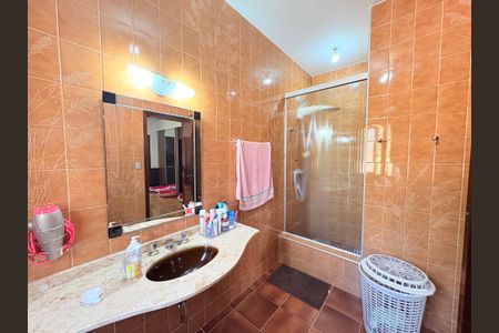 Casa de condomínio à venda com 4000m², 4 quartos e 6 vagasBanheiro da Suíte