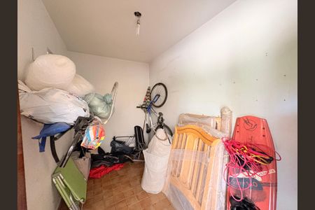 Casa de condomínio à venda com 4000m², 4 quartos e 6 vagasDepósito