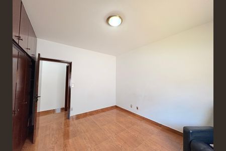 Casa de condomínio à venda com 4000m², 4 quartos e 6 vagasQuarto 2