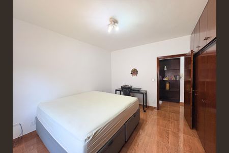 Casa de condomínio à venda com 4000m², 4 quartos e 6 vagasQuarto 1