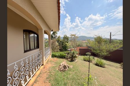 Casa de condomínio à venda com 4000m², 4 quartos e 6 vagasÁrea externa