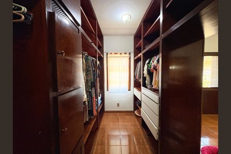 Casa de condomínio à venda com 4000m², 4 quartos e 6 vagasSuíte