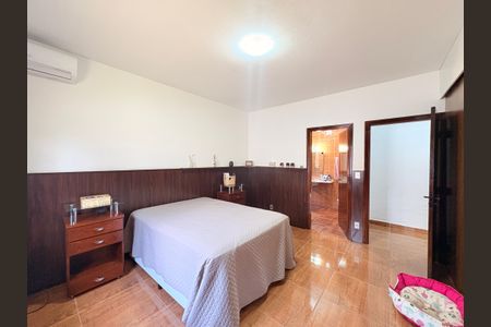 Casa de condomínio à venda com 4000m², 4 quartos e 6 vagasSuíte