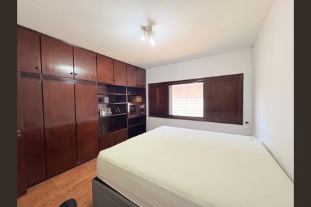 Casa de condomínio à venda com 4000m², 4 quartos e 6 vagasQuarto 1