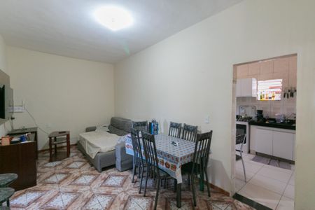 Casa à venda com 5 quartos, 209m² em Rio Branco, Belo Horizonte