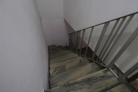 Casa à venda com 115m², 2 quartos e 1 vagaEscada