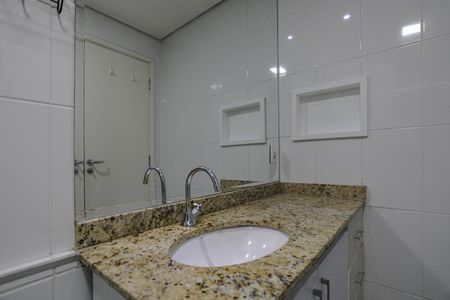 Apartamento para alugar com 65m², 2 quartos e 1 vaga Apartamento para alugar com 65m², 2 quartos e 1 vagaBanheiro da Suíte