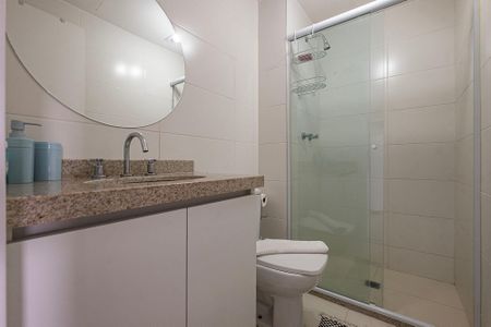 Banheiro de kitnet/studio para alugar com 1 quarto, 32m² em Sumarezinho, São Paulo