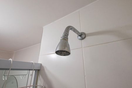 Banheiro de kitnet/studio para alugar com 1 quarto, 32m² em Sumarezinho, São Paulo