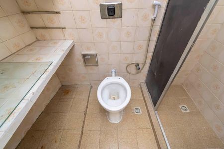 Apartamento para alugar com 120m², 2 quartos e sem vagaBanheiro de serviço