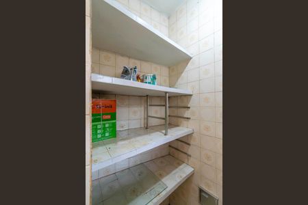 Apartamento para alugar com 120m², 2 quartos e sem vagaBanheiro de serviço