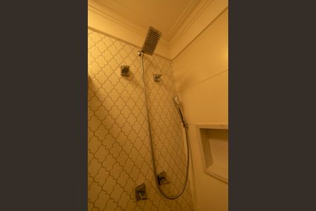 Apartamento à venda com 53m², 1 quarto e 2 vagasBanheiro da Suite