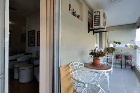 Apartamento para alugar com 85m², 2 quartos e 1 vagaVaranda
