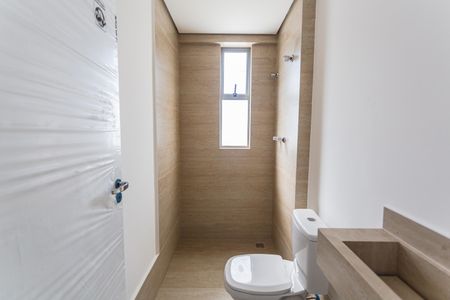 Apartamento à venda com 67m², 2 quartos e 2 vagasBanheiro da Suíte 1