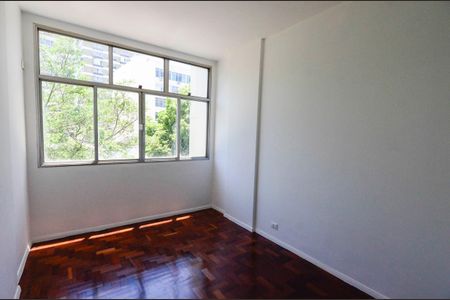 Apartamento à venda com 118m², 3 quartos e 1 vagaQuarto 2