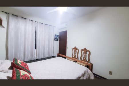 Casa à venda com 450m², 5 quartos e 2 vagas Casa à venda com 450m², 5 quartos e 2 vagasQuarto 2