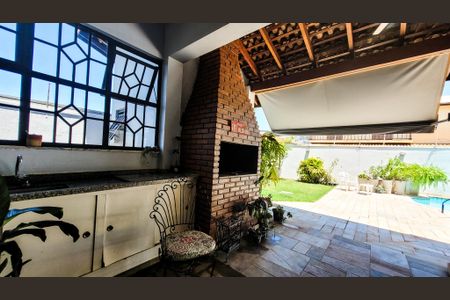 Casa à venda com 450m², 5 quartos e 2 vagas Casa à venda com 450m², 5 quartos e 2 vagasÁrea gourmet