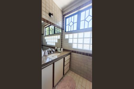 Casa à venda com 450m², 5 quartos e 2 vagas Casa à venda com 450m², 5 quartos e 2 vagasBanheiro Suite