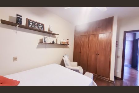 Casa à venda com 450m², 5 quartos e 2 vagas Casa à venda com 450m², 5 quartos e 2 vagasSuite