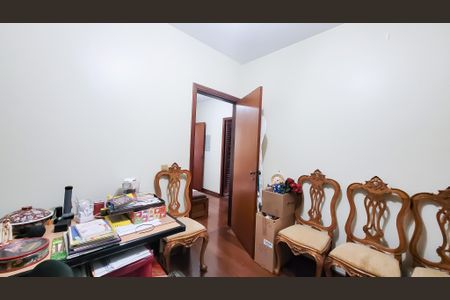 Casa à venda com 450m², 5 quartos e 2 vagas Casa à venda com 450m², 5 quartos e 2 vagasEscritório da Suite Master