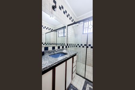 Casa à venda com 450m², 5 quartos e 2 vagas Casa à venda com 450m², 5 quartos e 2 vagasBanheiro Social