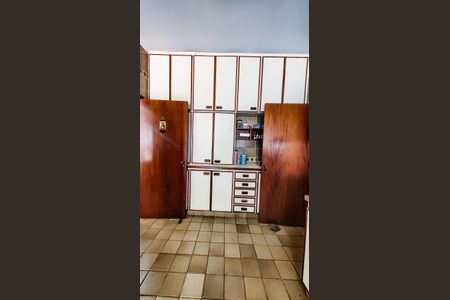 Casa à venda com 450m², 5 quartos e 2 vagas Casa à venda com 450m², 5 quartos e 2 vagasCozinha