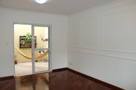 Sala de casa de condomínio para alugar com 2 quartos, 70m² em Cemucam, Cotia