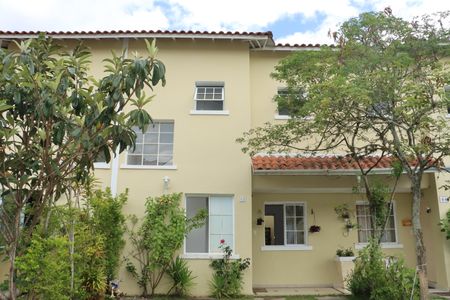 Casa de condomínio para alugar com 70m², 2 quartos e 2 vagasFachada