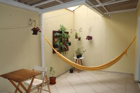 Casa de condomínio para alugar com 70m², 2 quartos e 2 vagasVaranda