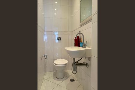 Apartamento à venda com 160m², 3 quartos e sem vaga Apartamento à venda com 160m², 3 quartos e sem vagaLavabo