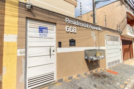 Casa de condomínio para alugar com 42m², 2 quartos e 1 vaga Casa de condomínio para alugar com 42m², 2 quartos e 1 vagaFachada