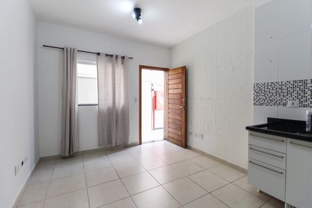 Sala de casa de condomínio para alugar com 2 quartos, 42m² em Parada Xv de Novembro, São Paulo