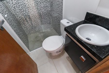 Casa de condomínio para alugar com 42m², 2 quartos e 1 vaga Casa de condomínio para alugar com 42m², 2 quartos e 1 vagaBanheiro Social