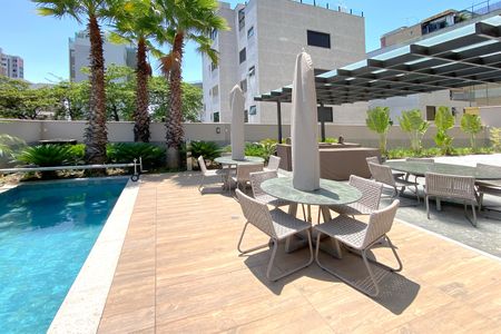 Apartamento à venda com 150m², 4 quartos e 4 vagasÁrea comum - Piscina