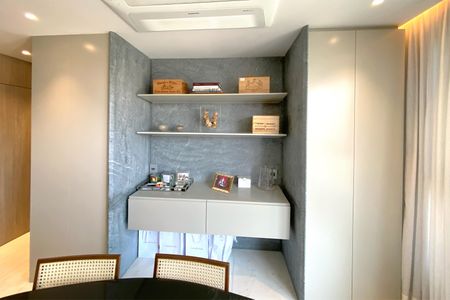 Apartamento à venda com 150m², 4 quartos e 4 vagasArmários da Sala