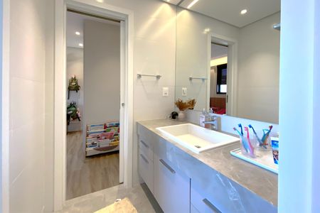 Apartamento à venda com 150m², 4 quartos e 4 vagasBanheiro das Semi suites