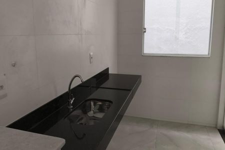 Casa à venda com 112m², 2 quartos e 1 vaga