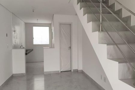 Casa à venda com 112m², 2 quartos e 1 vaga