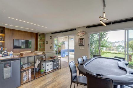 Casa à venda com 4 quartos, 460m² em Chácara Monte Alegre, São Paulo