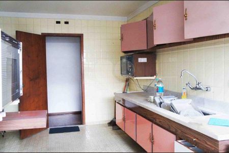 Casa à venda com 4 quartos, 335m² em Jardim Prudência, São Paulo