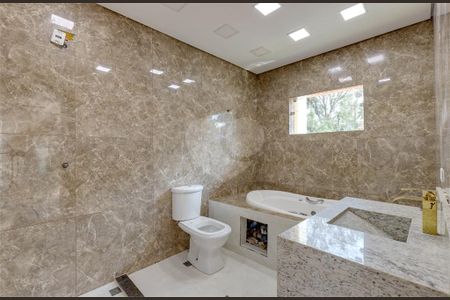 Casa à venda com 3 quartos, 320m² em Jardim Marajoara, São Paulo