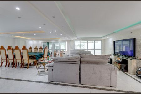 Casa à venda com 3 quartos, 320m² em Jardim Marajoara, São Paulo