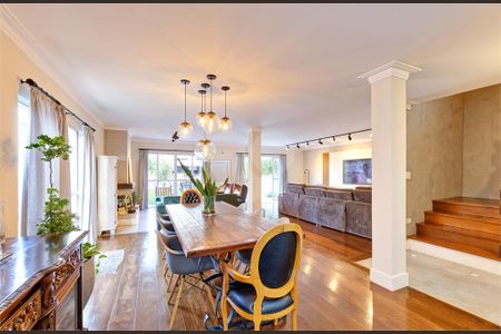 Casa à venda com 4 quartos, 351m² em Santo Amaro, São Paulo