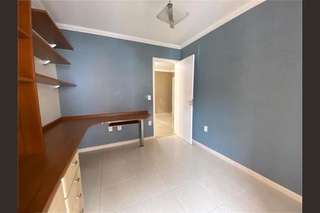 Casa à venda com 4 quartos, 245m² em Vila Carrão, São Paulo